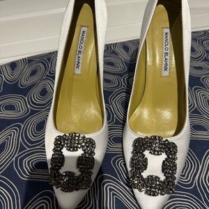 Manolo Blahnik Hangisi